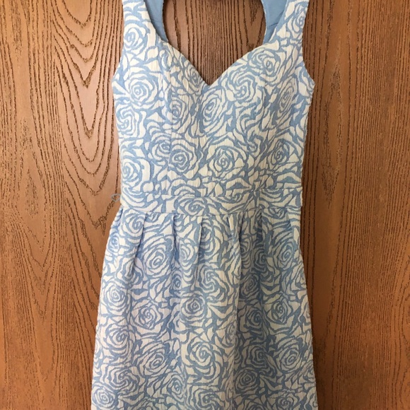 Candies blue dress heart cutout - Picture 2 of 4